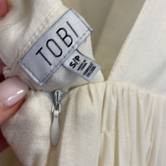 Tobi Dress Cream V Neck Size Small - Picture 5 of 7